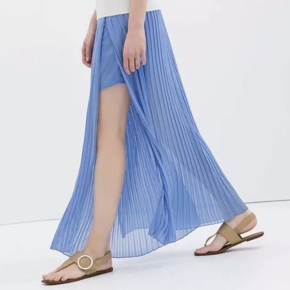 ๐GORGEOUS๐ Pleated Maxi Skirt with Side Slits in Periwinkle Blue - Picture 5 of 15